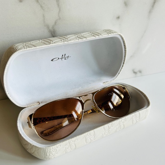 Oakley Restless Women’s Sunglasses w/Case - Picture 4 of 7